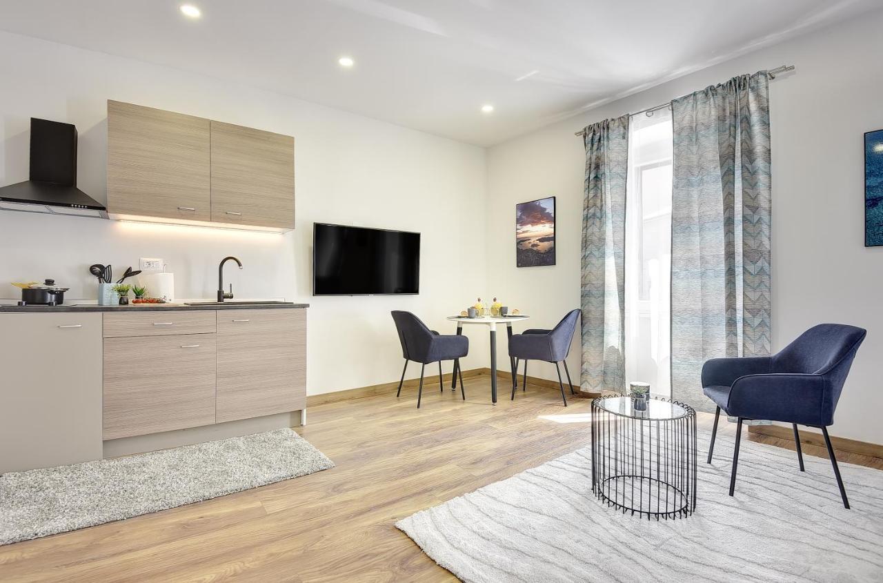 D&A Central Luxury Apartments With Free Parking Pula Exterior foto
