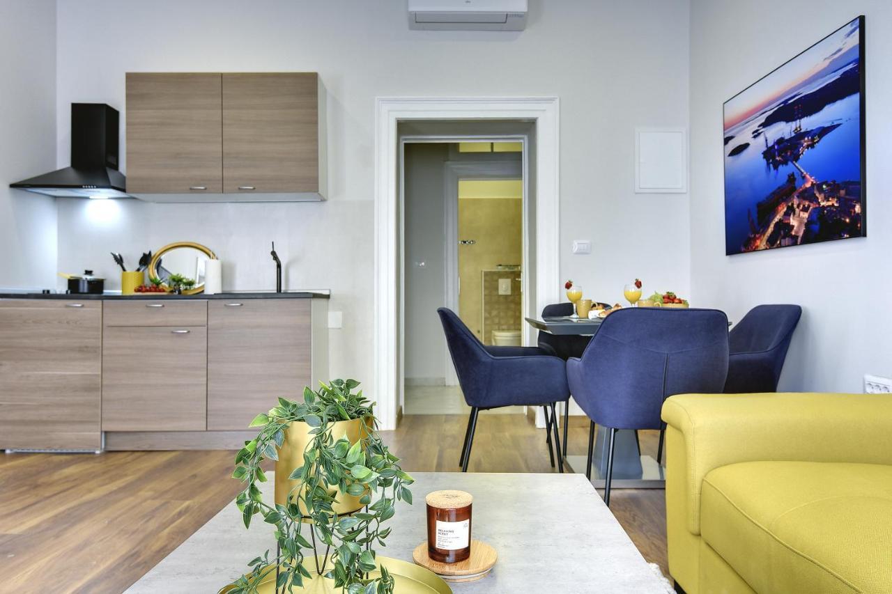 D&A Central Luxury Apartments With Free Parking Pula Exterior foto