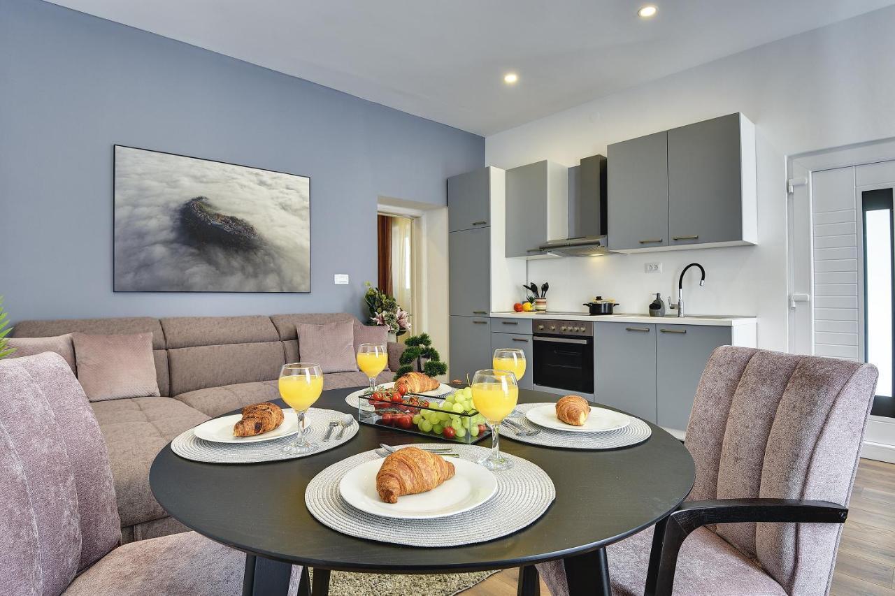 D&A Central Luxury Apartments With Free Parking Pula Exterior foto