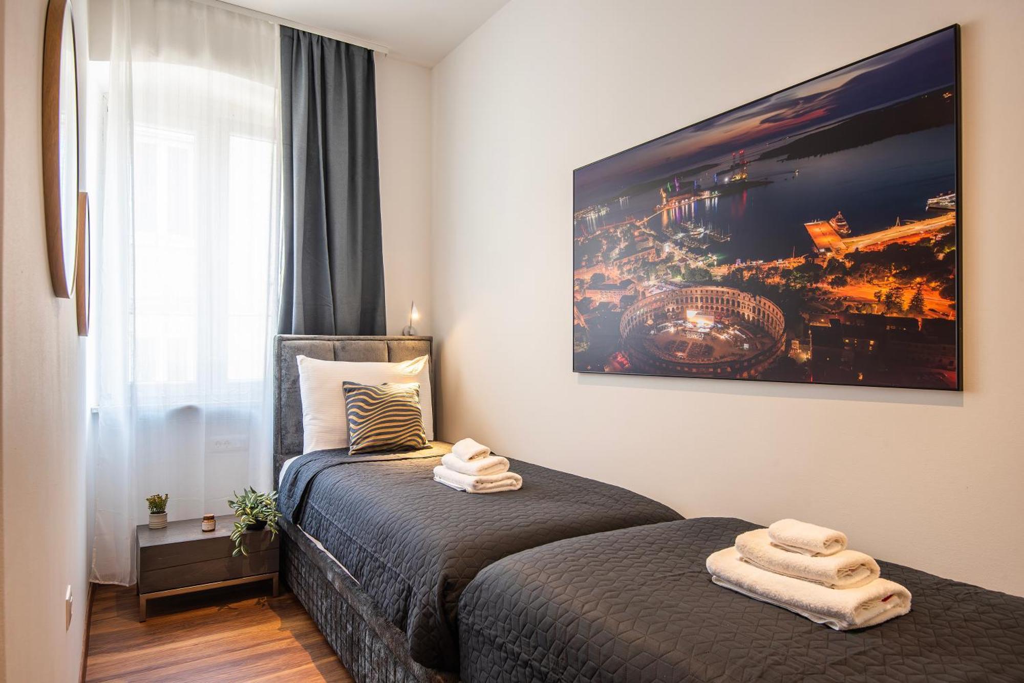 D&A Central Luxury Apartments With Free Parking Pula Exterior foto